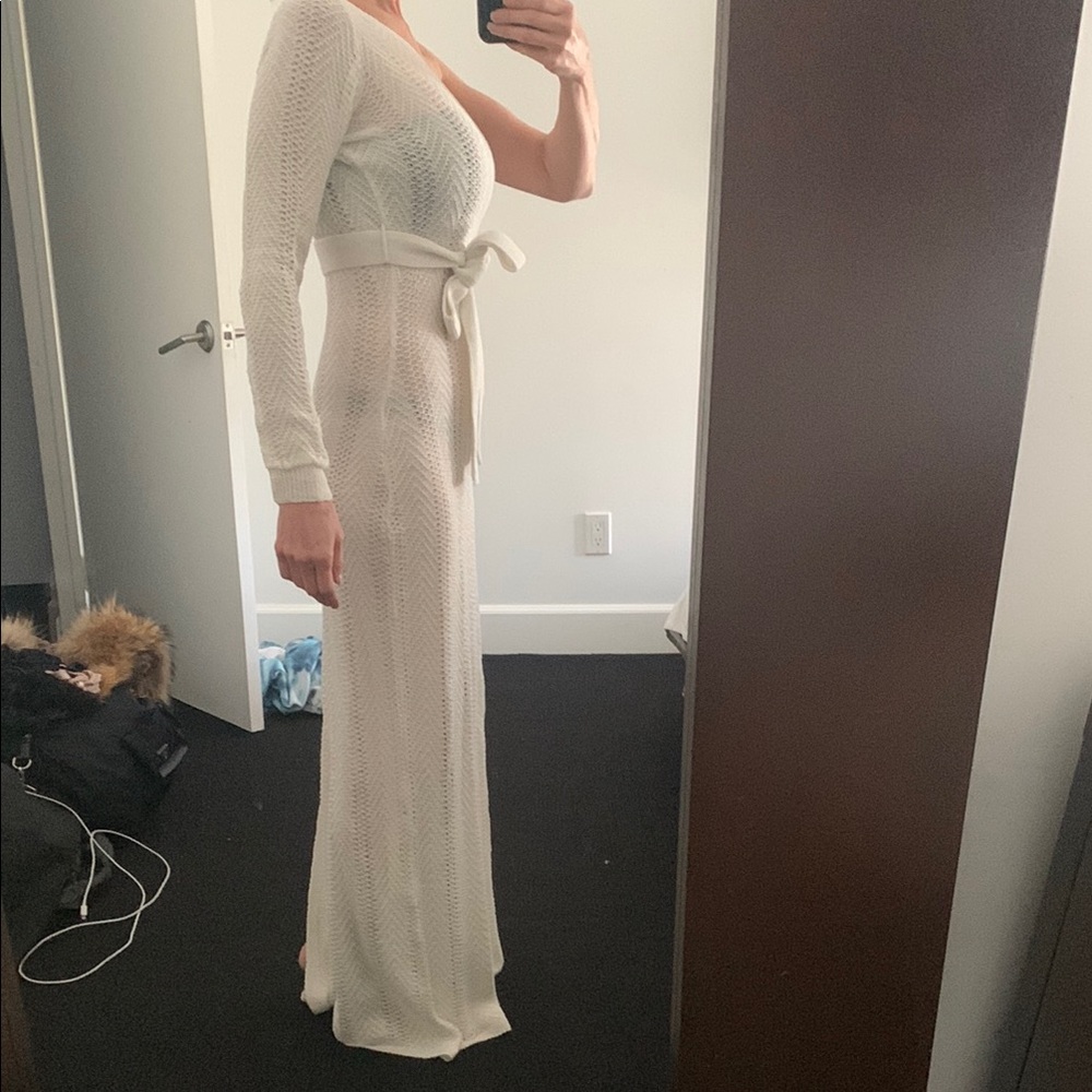 Elegant White One-Shoulder Dress - Picture 3 of 13